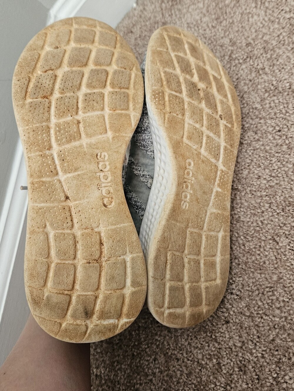 Sneakers - Picture 8 of 8